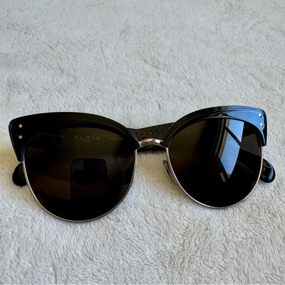 New Azzedine Alaia Cat Eye Ladies Sunglasses Black - Picture 7 of 9
